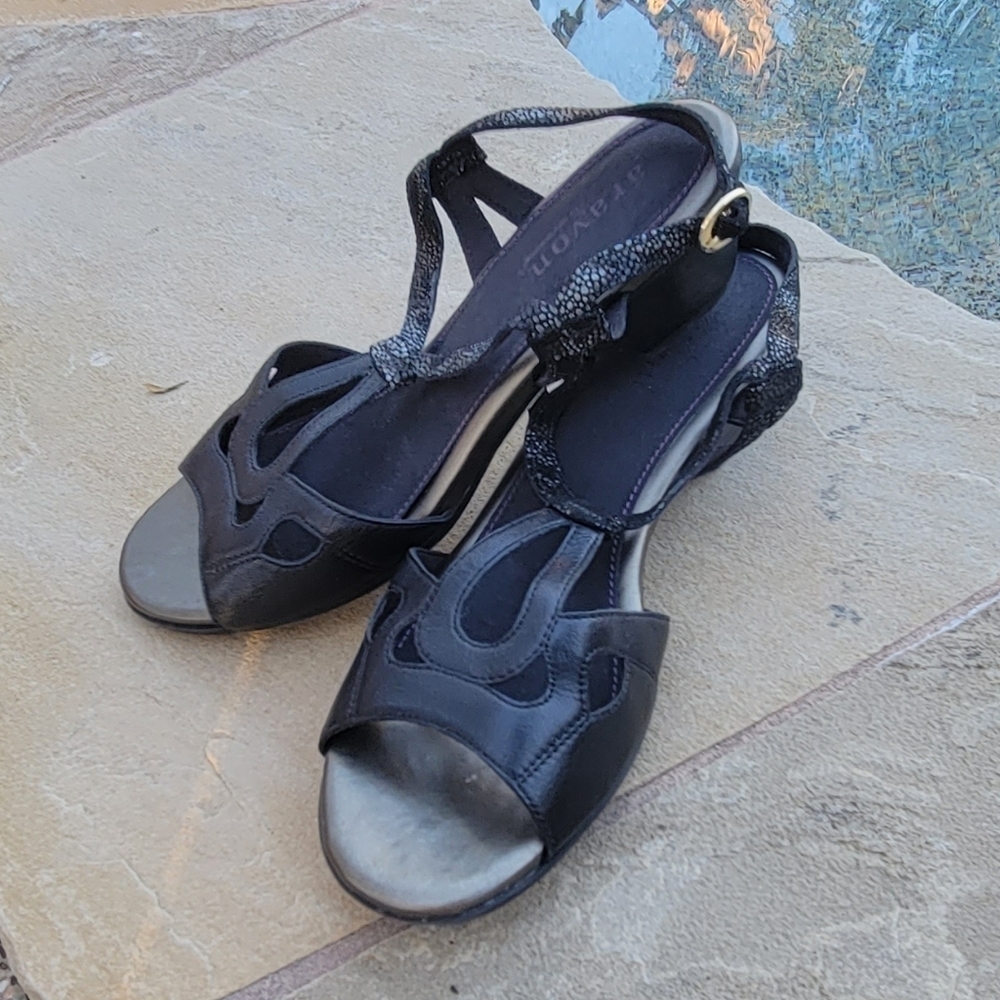 Aravon by new balance Serena AAO02BK Black Sandleather upper sandals sz10